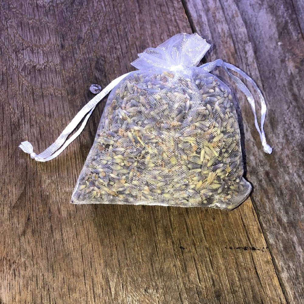 Hippie Naturals Deep Sleep Lavender Pouch w/ Amethyst Crystal